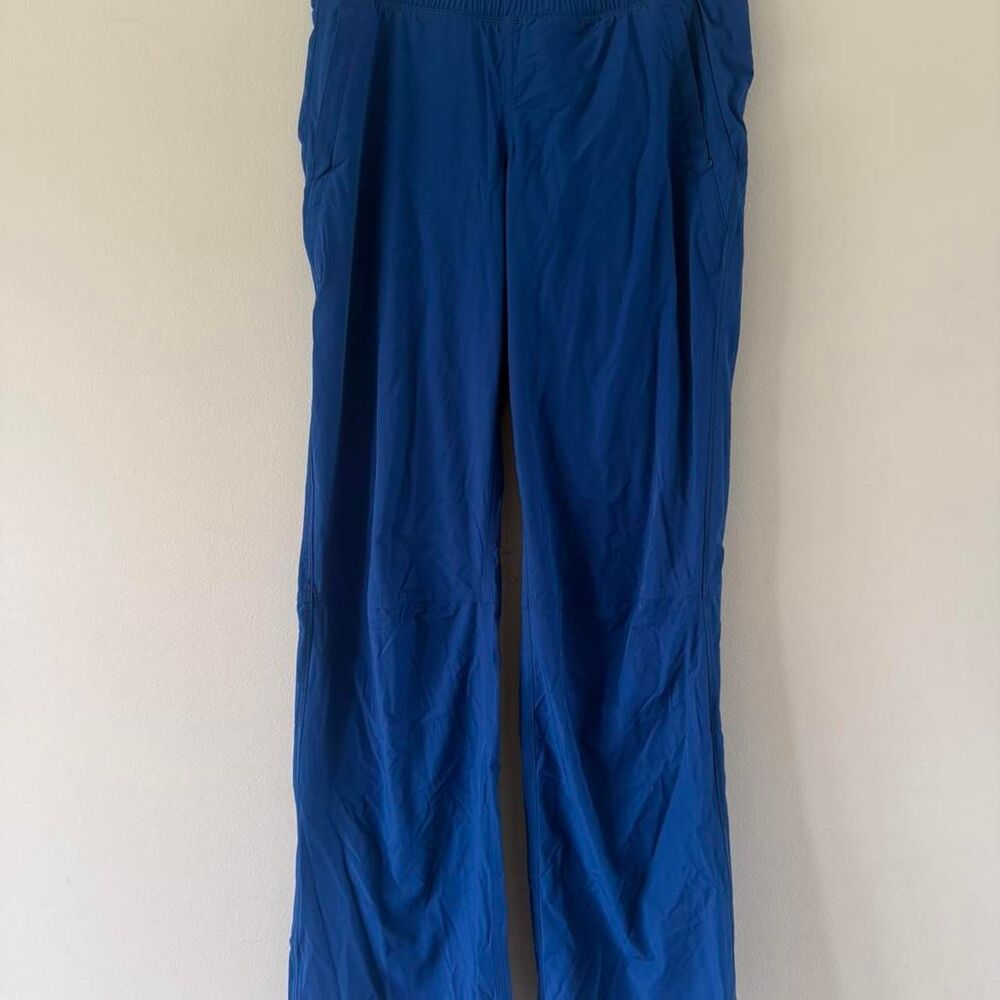Lululemon Women's Blue and Navy Joggers-tracksuits